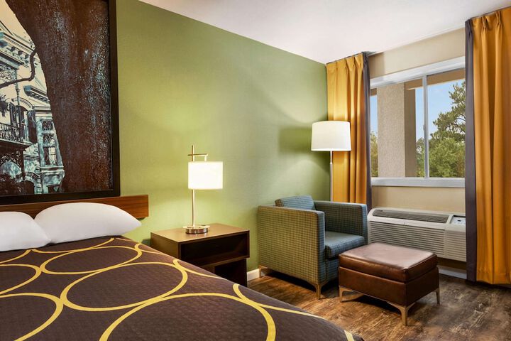 Room 20 of 37