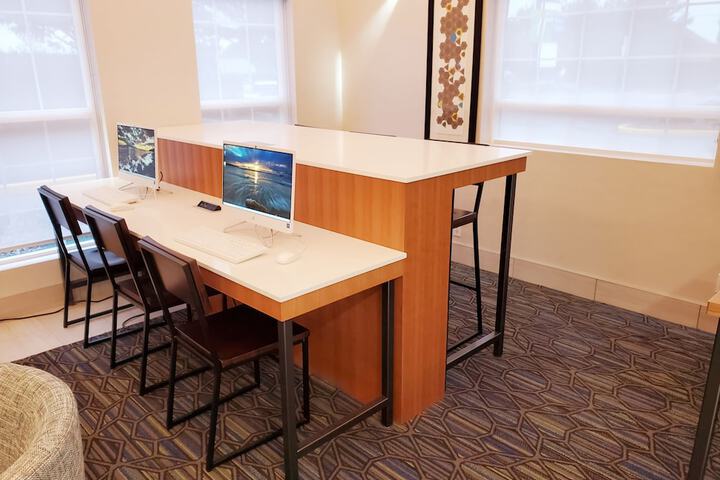 Business Center 47 of 47