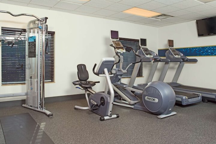 Hampton Inn & Suites Pittsburgh-Meadow Lands
