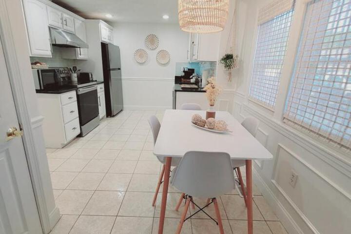 Cozy house close to downtown Danvers