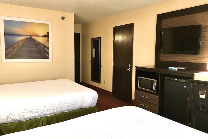 Room 25 of 77
