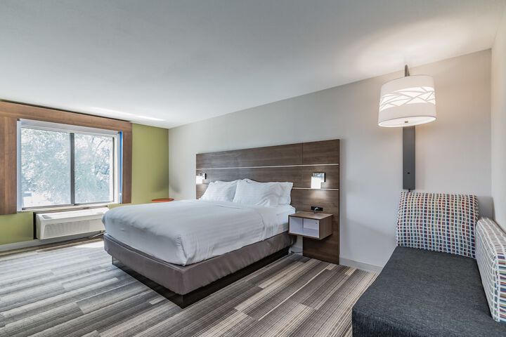 Holiday Inn Express Hotel & Suites South Bend by IHG