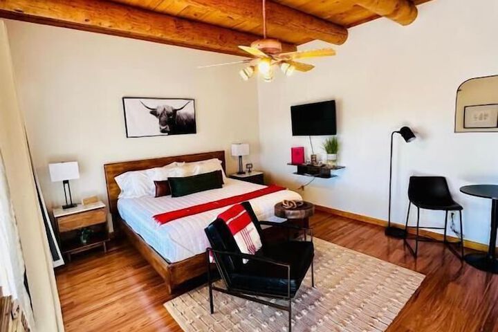 Room 17 of 38