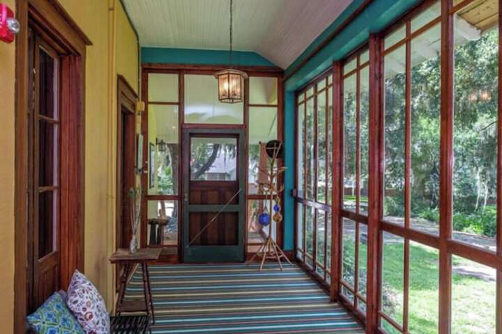 Oakland Manor House