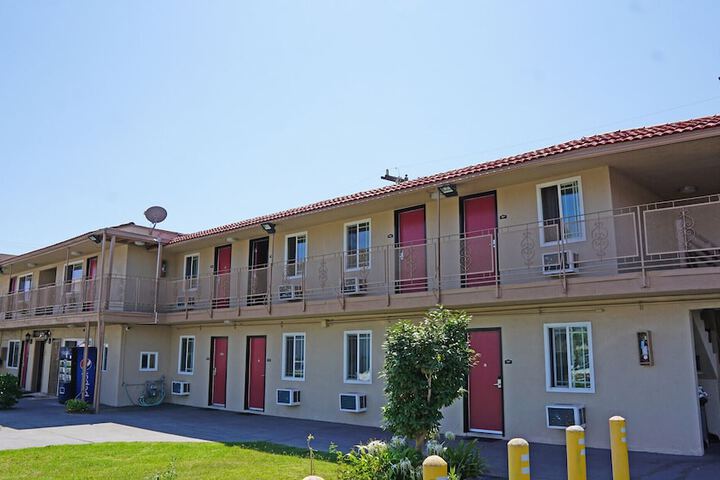 Hotel 7 of 39