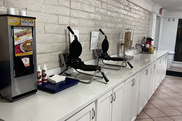 Breakfast/Coffee Service 60 of 62