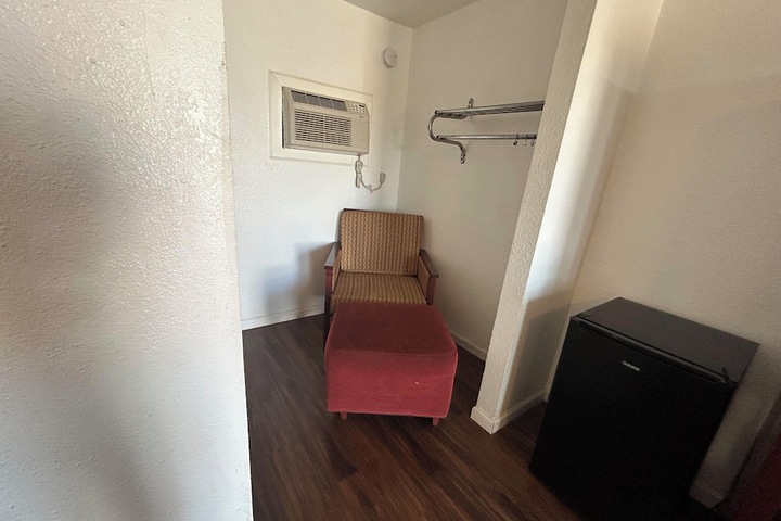 Room 38 of 65