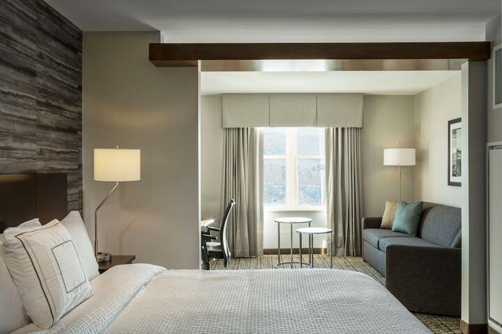 Room 9 of 25