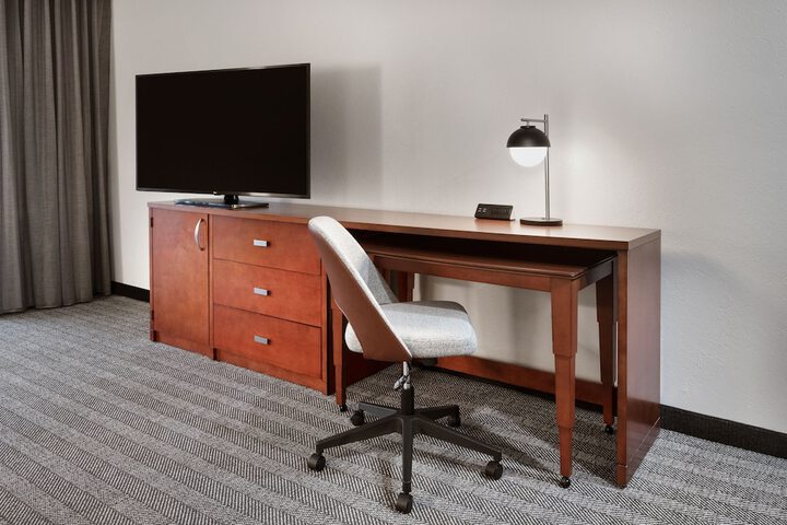 Room 25 of 48
