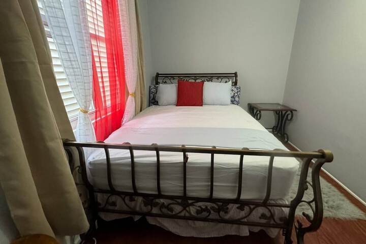 Huge 3 Bedrooms Apt 15 Minutes to NY City