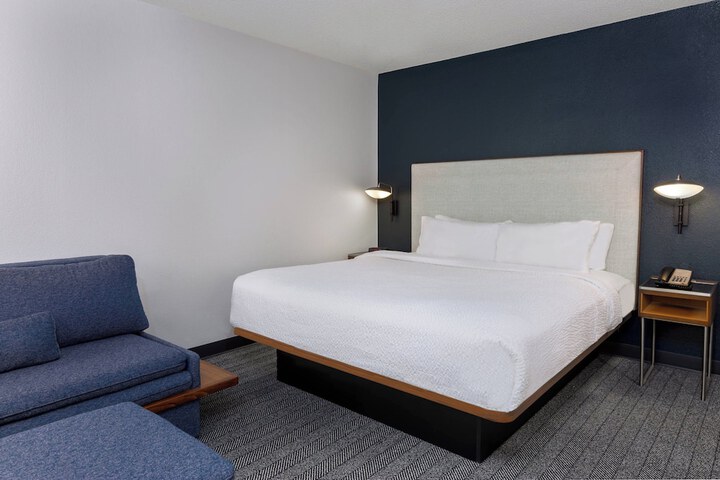 Room 26 of 39