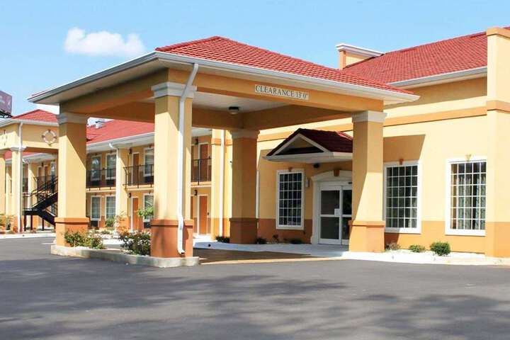 QUALITY INN AND SUITES