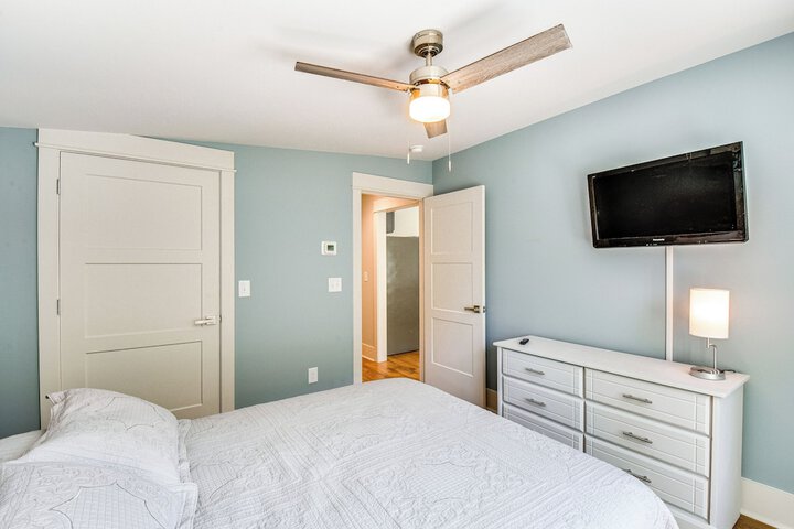 Waterfront Hartwell Apartment w / Dock Access!