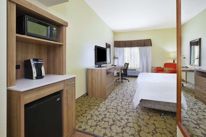 Room 9 of 33