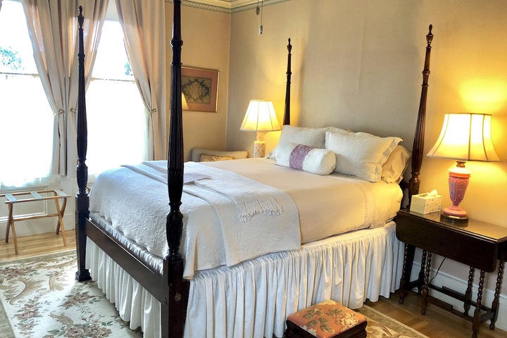 Camellia Inn