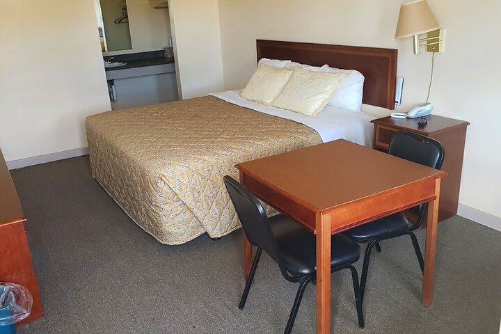 Room 8 of 15