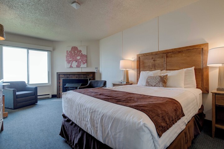 Ester Lee Oceanview Inn