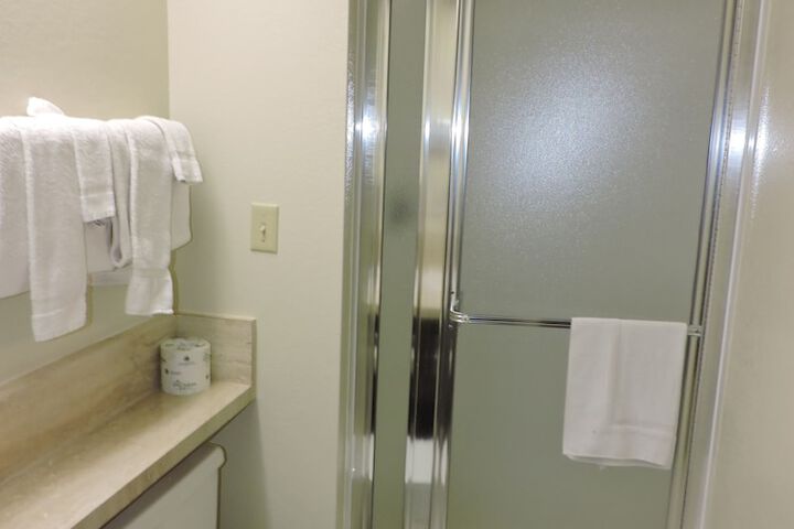 Room 27 of 47