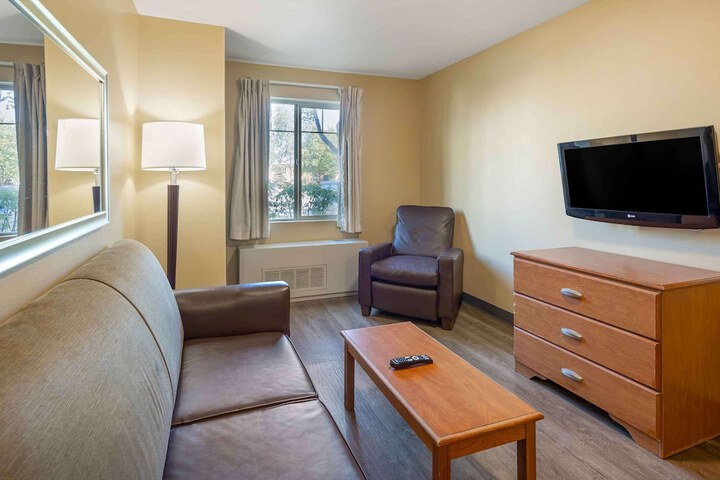 Room 12 of 24