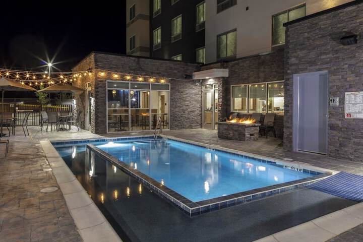 Pool 4 of 27