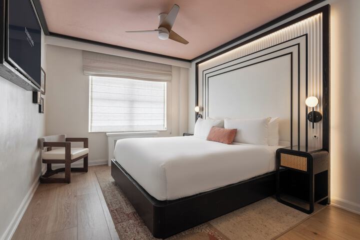 Room 48 of 71