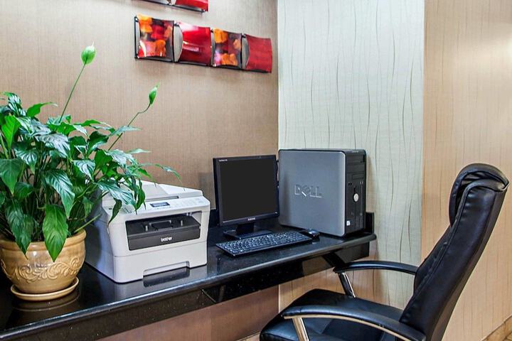 Business Center 28 of 29