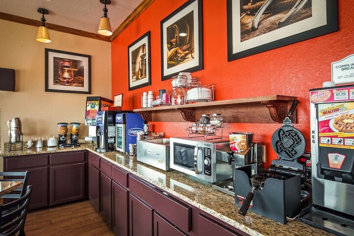 Breakfast/Coffee Service 16 of 19