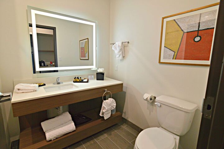 Room 17 of 42