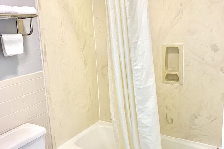 Room 15 of 25