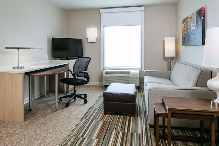 Room 13 of 38