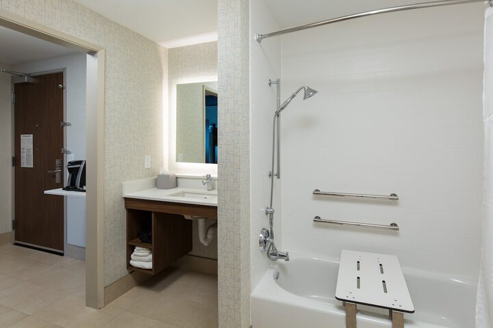 Room 9 of 21