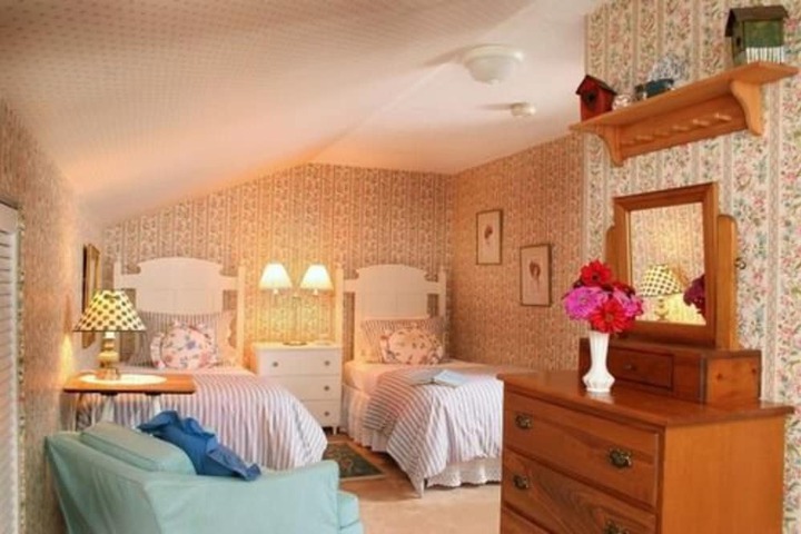 Room 79 of 148