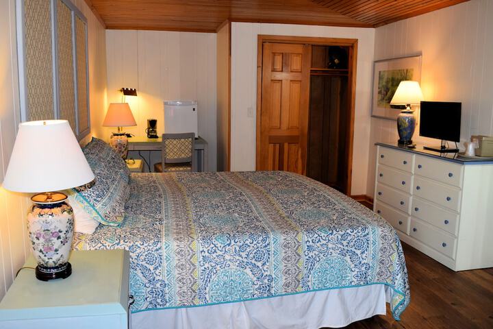 Room 104 of 309