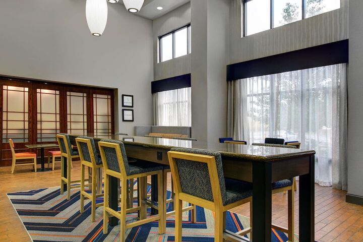 Hampton Inn & Suites Syracuse Dewitt