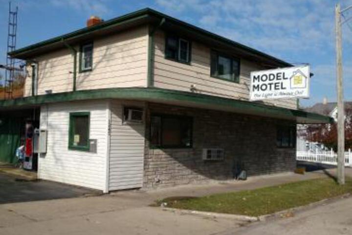 Model Motel