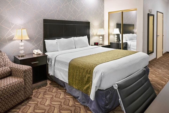 Room 15 of 34