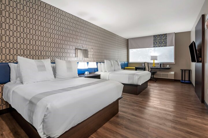 Room 11 of 24