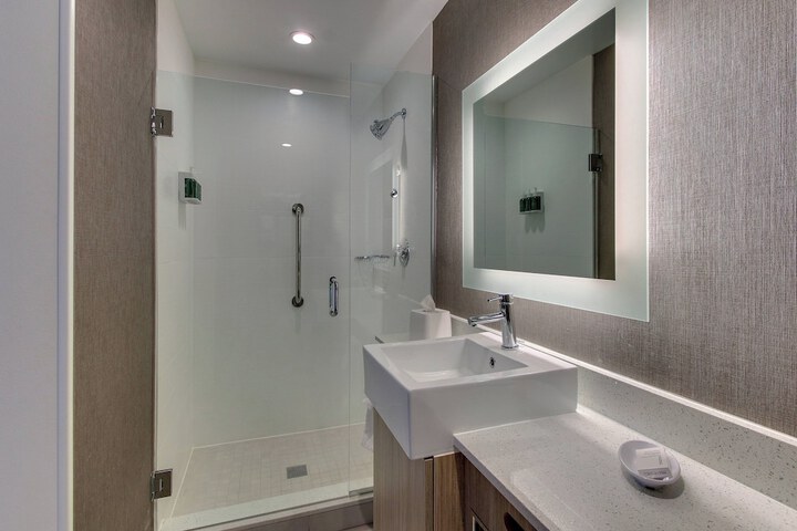 Room 20 of 32