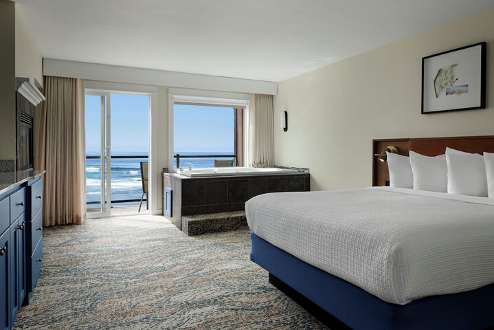 Starfish Manor Oceanfront Hotel