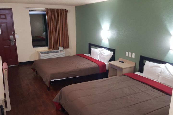 Room 18 of 31