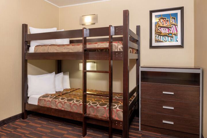 Room 16 of 23