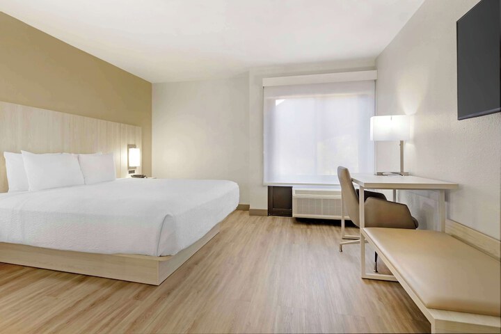 Best Western Plus Sugar Land / Stafford