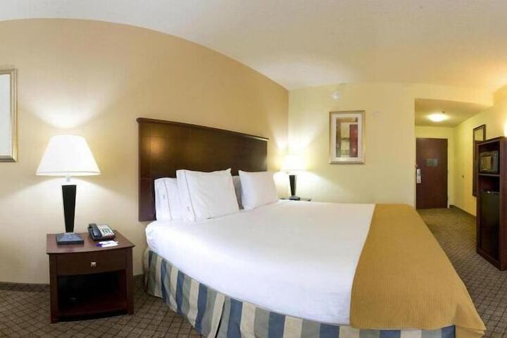 Holiday Inn Express & Suites Millington by IHG