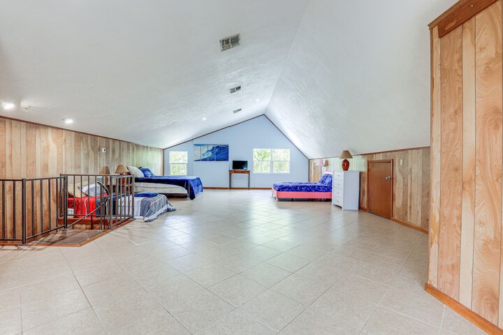 Lake Placid Home w / Screened Porch: Near Lake Clay