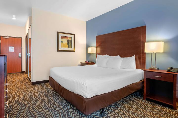 Room 7 of 28