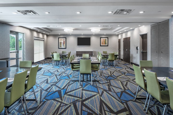 Holiday Inn Express & Suites Bryan - College Station by IHG