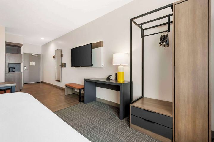 Comfort Suites Richmond East