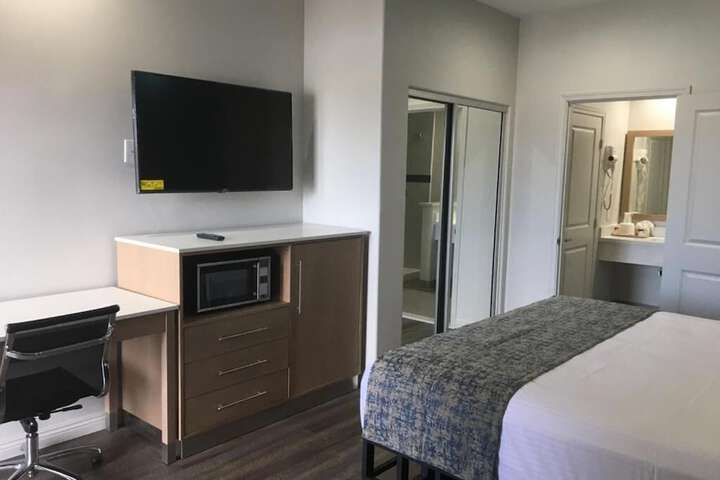 Room 27 of 27