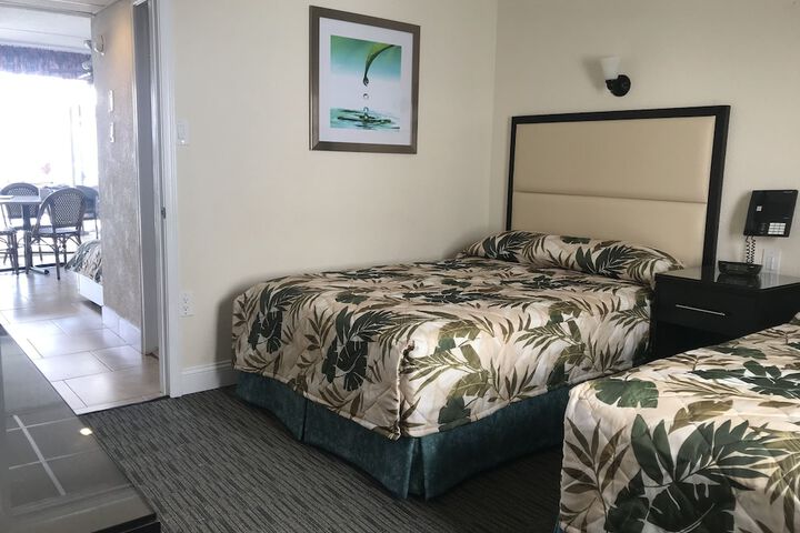 Room 28 of 43