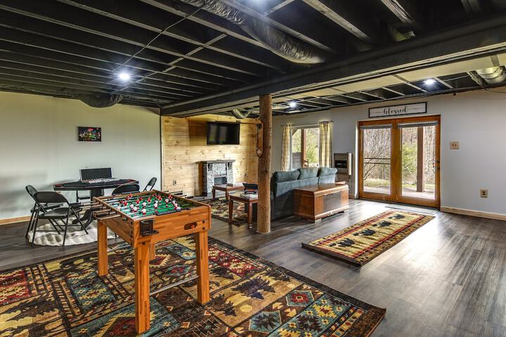 Lock Haven Cabin w / Wood Stove & Mountain View!